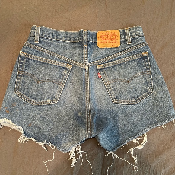 Levi’s high waisted shorts - Picture 2 of 2
